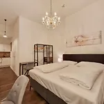 Pension Mozart - Newly Renovated